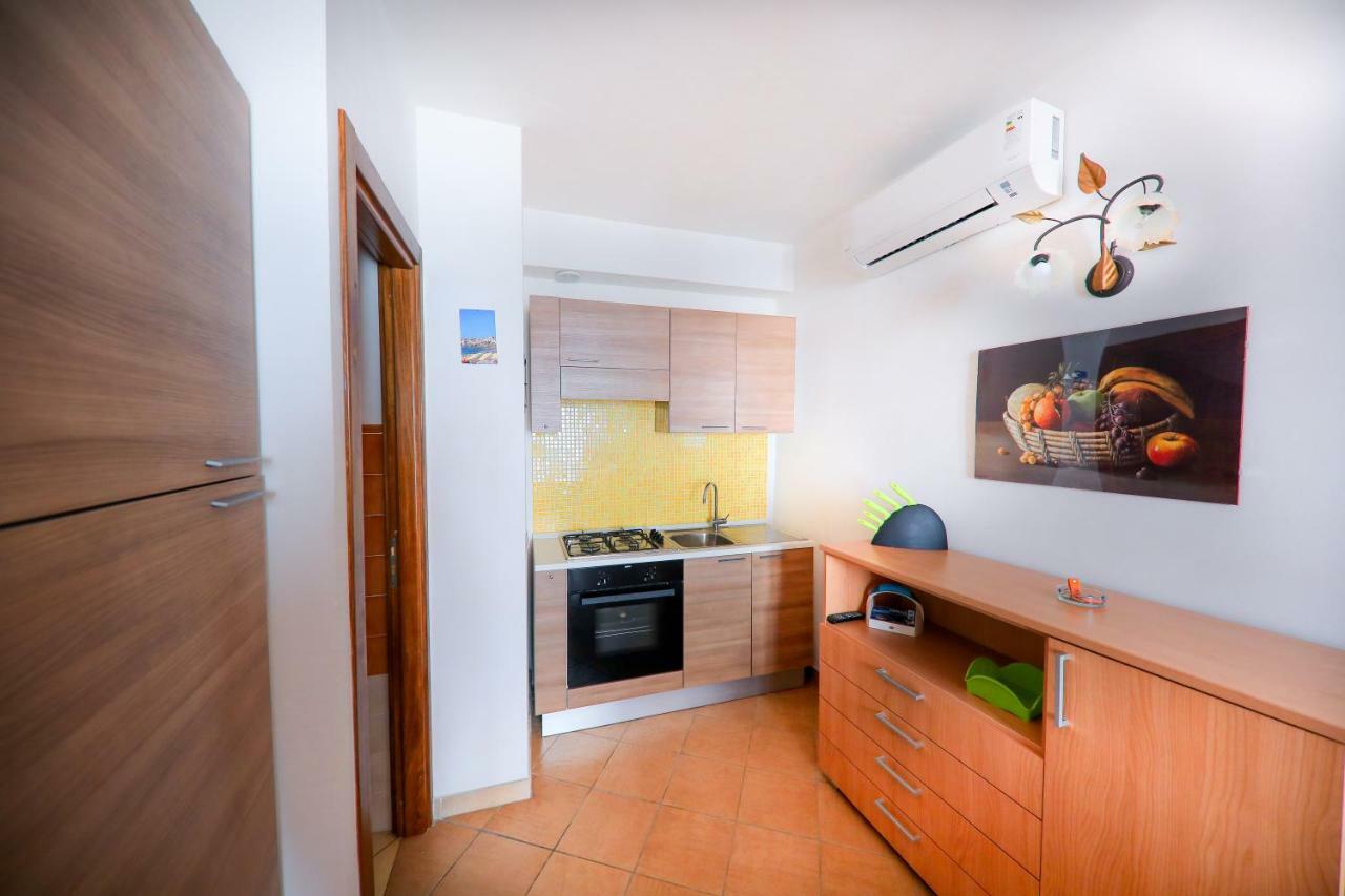 Casa Marta Apartment เชฟาลู ภายนอก รูปภาพ