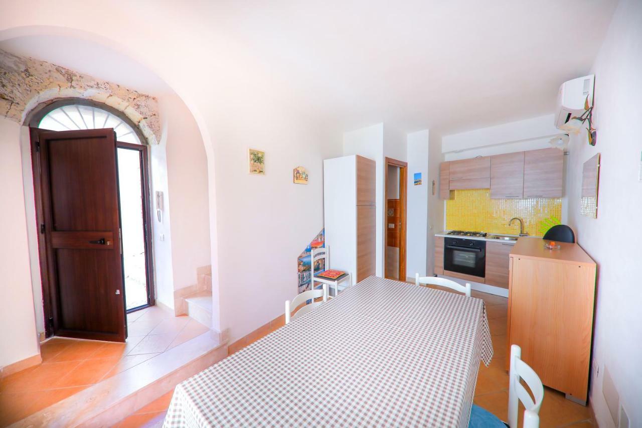 Casa Marta Apartment เชฟาลู ภายนอก รูปภาพ