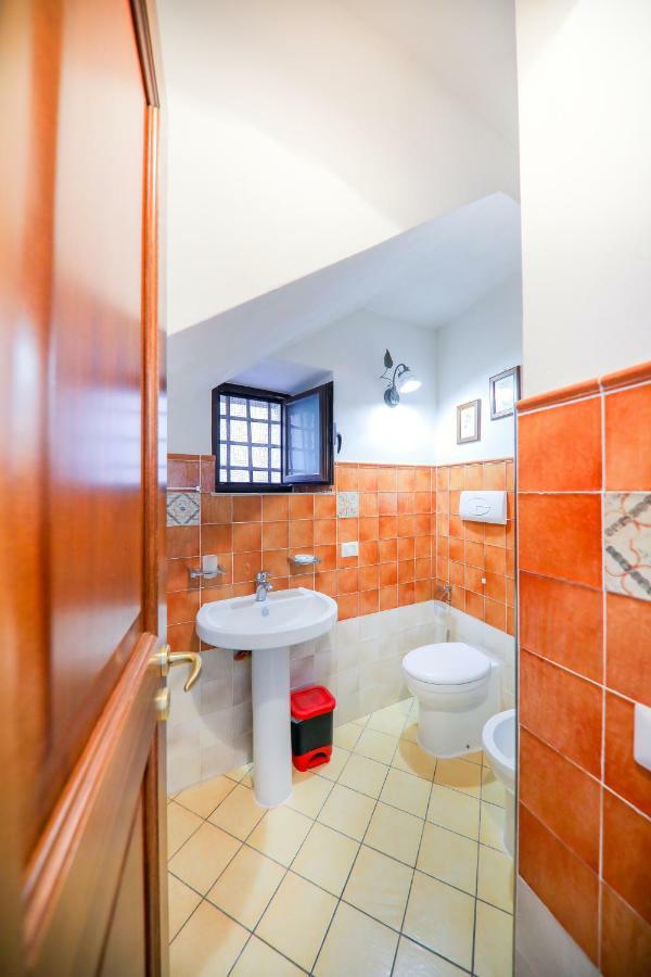 Casa Marta Apartment เชฟาลู ภายนอก รูปภาพ