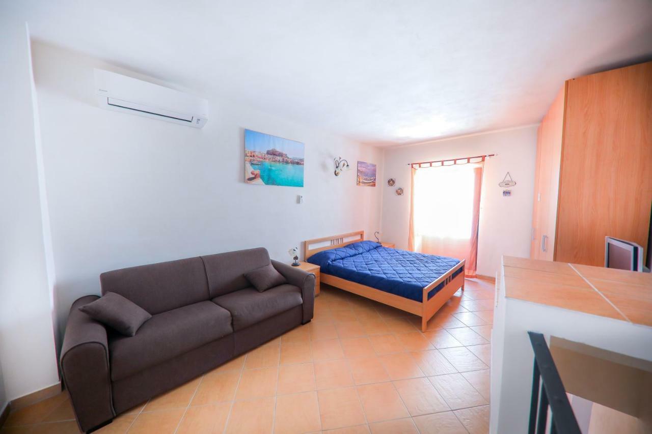 Casa Marta Apartment เชฟาลู ภายนอก รูปภาพ